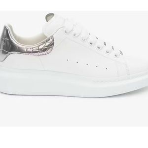 Alexander McQueen
White & Silver Croc Oversized Sneakers